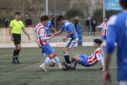 Un partit de futbol amateur.