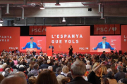 Pedro Sánchez davant els assistens al Palau de Congressos.