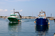 Plano general de dos de las once embarcaciones de arrastre de Cambrils que han vuelto a pescar después de la veda.