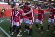 Els jugadors celebrant el gol de Buyla davant l'Atlético Baleares.