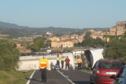 Imagen del camión accidentado.