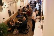 El restaurant Ocho Patas en el primer dia que es permet un aforament del 100% a l'interior dels locals de restauració.