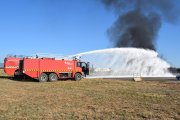 Pla general del simulacre d'accident aeronàutic a l'aeroport de Reus.