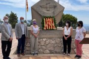 La consellera Ciuró i altres autoritats durant l'homenatge al Pinell del Bra.