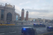 Imatge de la plaça Espanya després del macrobotellot.