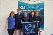 Imatge de l'equip de nedadors del CN Tàrraco al campionat.