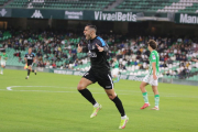 L'exgrana Gerard Oliva després de marcar contra el Betis Deportivo en un partit de la primera volta.