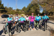 Imagen del equipo del TGN Women al barrio de San Salvador en una salida en BTT por Tarragona.