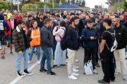 Trabajadores de Idiada, concentrados frente a las instalaciones.