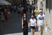 Una família amb mascareta caminant per Girona

Data de publicació: dijous 10 de febrer del 2022, 09:35

Localització: Girona

Autor: Gerard Vilà