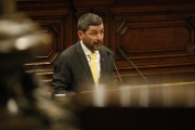 Joan Canadell intervenint al ple de Parlament del 22 de novembre.