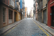 Aspecte actual del carrer de Sant Francesc, de dos nivells.