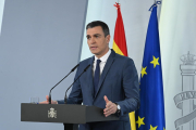 El presidente del gobierno español, Pedro Sánchez, en una declaración institucional en la Moncloa.