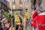 Se bendijeron ramos a las puertas de la Prioral de Sant Pere.