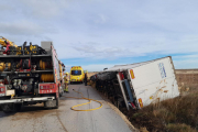 Imatge del camió accidentat.