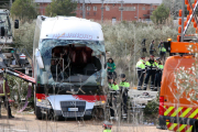 Imatge de l'autocar accidentat on van morir