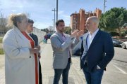 Rubén Viñuales en la seva visita al barri de Camp Clar.