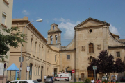 Exterior de l'Hospital Sant Antoni Abat de Vilanova i la Geltrú, on van trobar el maletí.