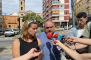 Los concejales de ERC Maria Roig y Jordi Fortuny detallaron ayer las acciones judiciales tomadas.