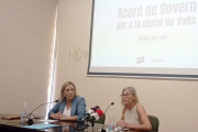 Dolors Farré i Teresa Rull durant la presentació de l'acord.