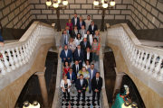 Fotografia de família dels 27 regidors després del ple d'investidura del passat 17 de juny.