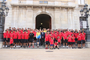 El Cadete A y el Nàstic Genuine con el presidente, Josep Maria Andreu, y el alcalde Rubén Viñuales.