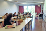 Imatge d'arxiu d'alumnes fent classe a una aula del Campus Catalunya de la Universitat Rovira i Virgili.