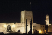 Vista nocturna del Castell del Catllar.