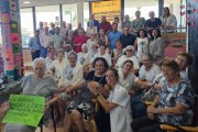 Representants d'ajuntaments, associacions, empreses i un bon nombre de gent gran del Tarragonès i del Baix Penedès s'acomiaden del mossèn amb un càlid i sentit homenatge.