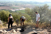 Pla obert dels arquèolegs del GRESEPIA que han delimitat l'àrea arqueològica del jaciment de l'Antic, a Amposta. Imatge publicada el 31 de juliol del 2020.