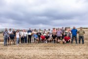 Fotografia de familia de tots els assistents a la sega.