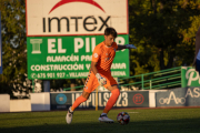 El portero de 17 años Dani Martín durante un partido de pretemporada del Rayo Majadahonda.