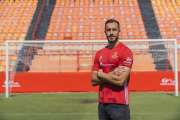 El portero del Nàstic, Alberto Varo, en el césped del Nou Estadi Costa Daurada.