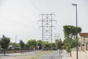 Imagen del paso de las líneas de alta tensión por la avenida de las Torres.