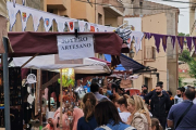 Imagen de gente en el Mercat Medieval de Castellvell del Camp.