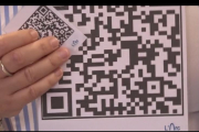 Targeta d'identificació amb codi QR.