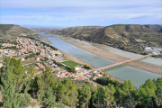 El fang acumulat a la desembocadura del Segre, a Mequinensa, arran del desembassament del pantà de Barasona als anys 90.