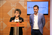 La regidor d'Hisenda, Maria Jesús Viña, i l'alcalde de Tortosa, Jordi Jordan.