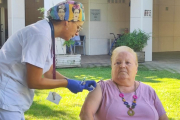 Teresa Soria, de 77 anys i resident a La Mercè, primera vacunada de la RSCT.