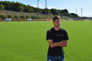 El jugador del Nàstic, Jaume Jardí, a la gespa del Complex Esportiu de Salou, on ha entrenat el conjunt grana durant aquesta setmana.