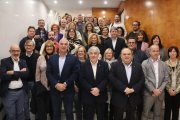 Foto de família dels participants en la constitució del consell territorial d'ocupació del Camp de Tarragona.