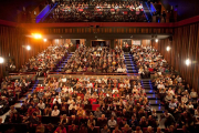 Imatge d'arxiu del pati de butaques del Teatre Tarragona ple de públic.