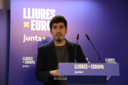 El número 3 de Junts i director de campanya, Aleix Sarri, fent una primera valoració de la nit electoral