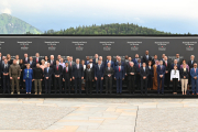 Fotografia de grup als participants a la conferència per la pau a Ucraïna celebrada a Lucerna (Suïssa)