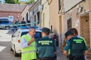 Efectivos de la Guardia Civil en Otero donde un hombre mató a su hijastra