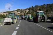 Imatge d'arxiu de tractors bloquejant la circulació per la C-14