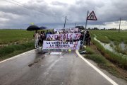 Protesta i marxa lenta de la Plataforma Carretera de la Vergonya, a la T-2021 entre Poblenou i la Ràpita.