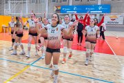 Carolina Züñiga celebrant amb la resta de les seves companyes una victòria aquesta temporada.