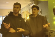 Antonio Leal i Óscar Sanz en un moment del vídeo.
