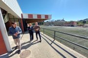 L'alcaldessa, Dolors Farre, i el regidor d'Esports, Enric García, han visitat les instal·lacions.